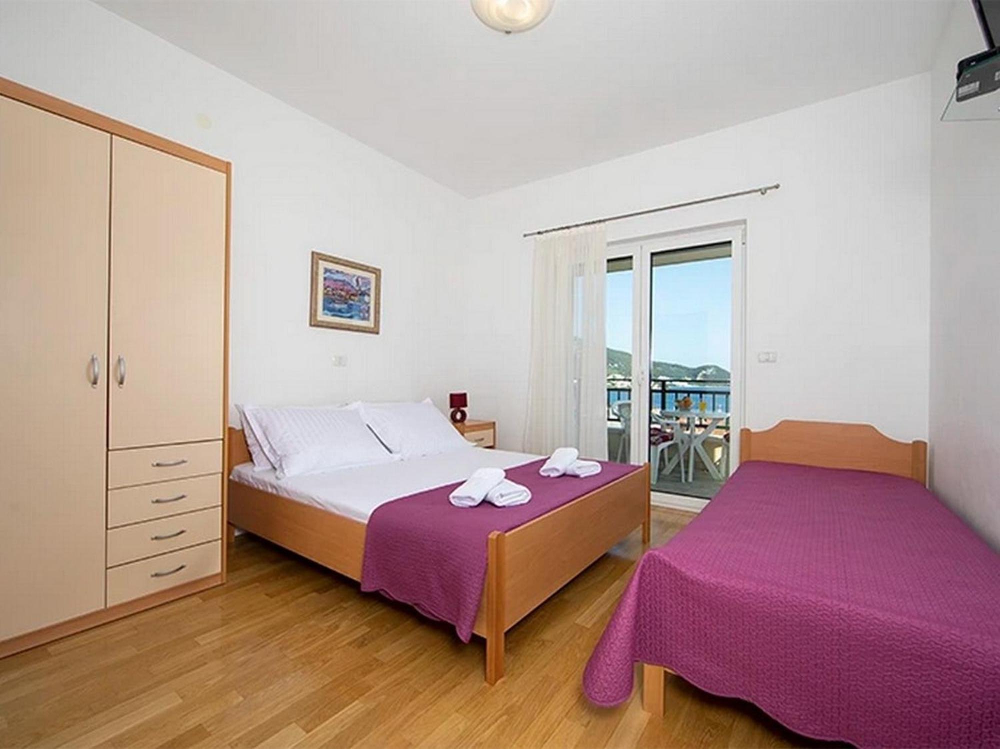 Apartments By The Sea Igrane, Makarska - 17292 Ngoại thất bức ảnh