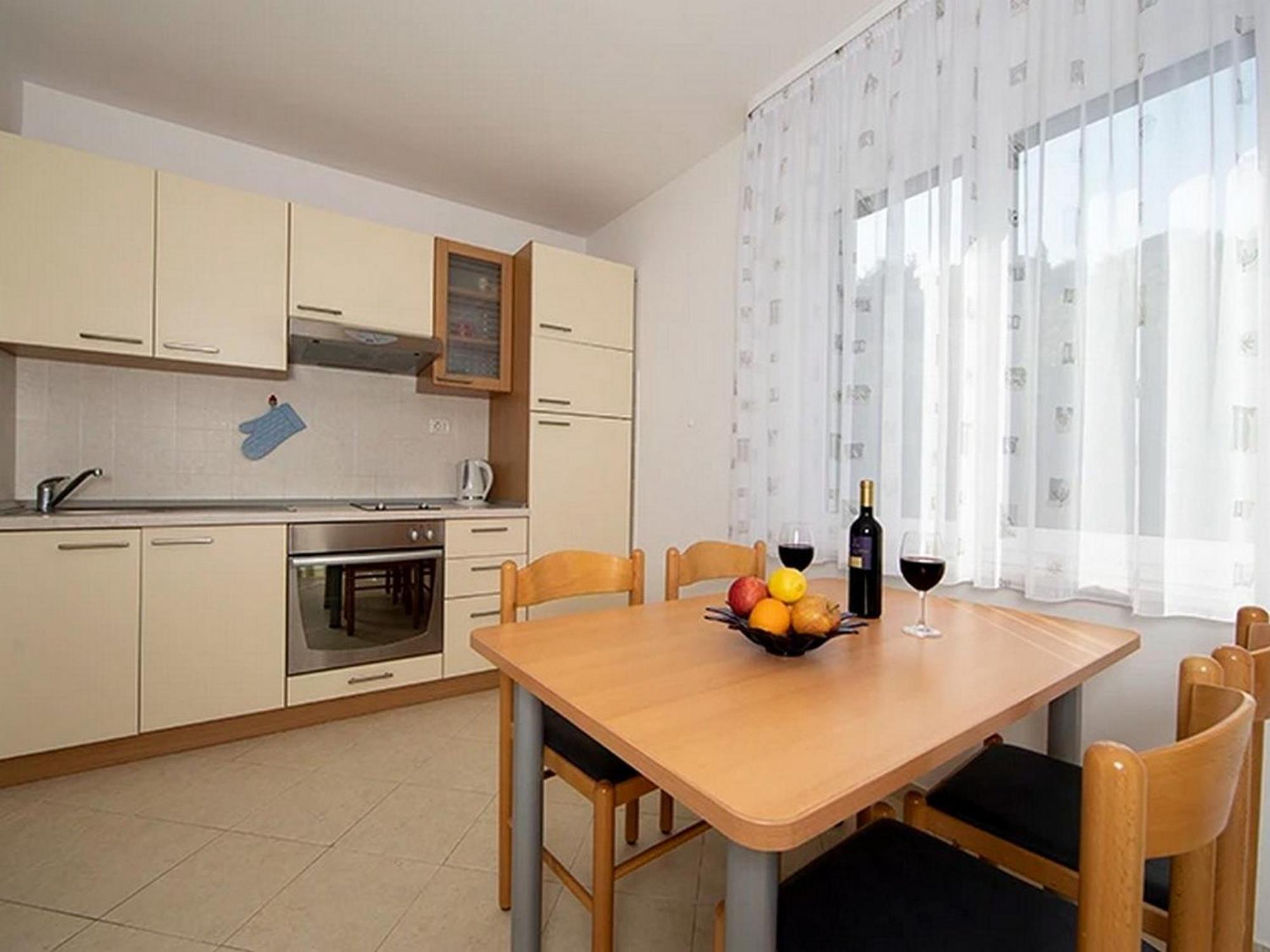 Apartments By The Sea Igrane, Makarska - 17292 Ngoại thất bức ảnh