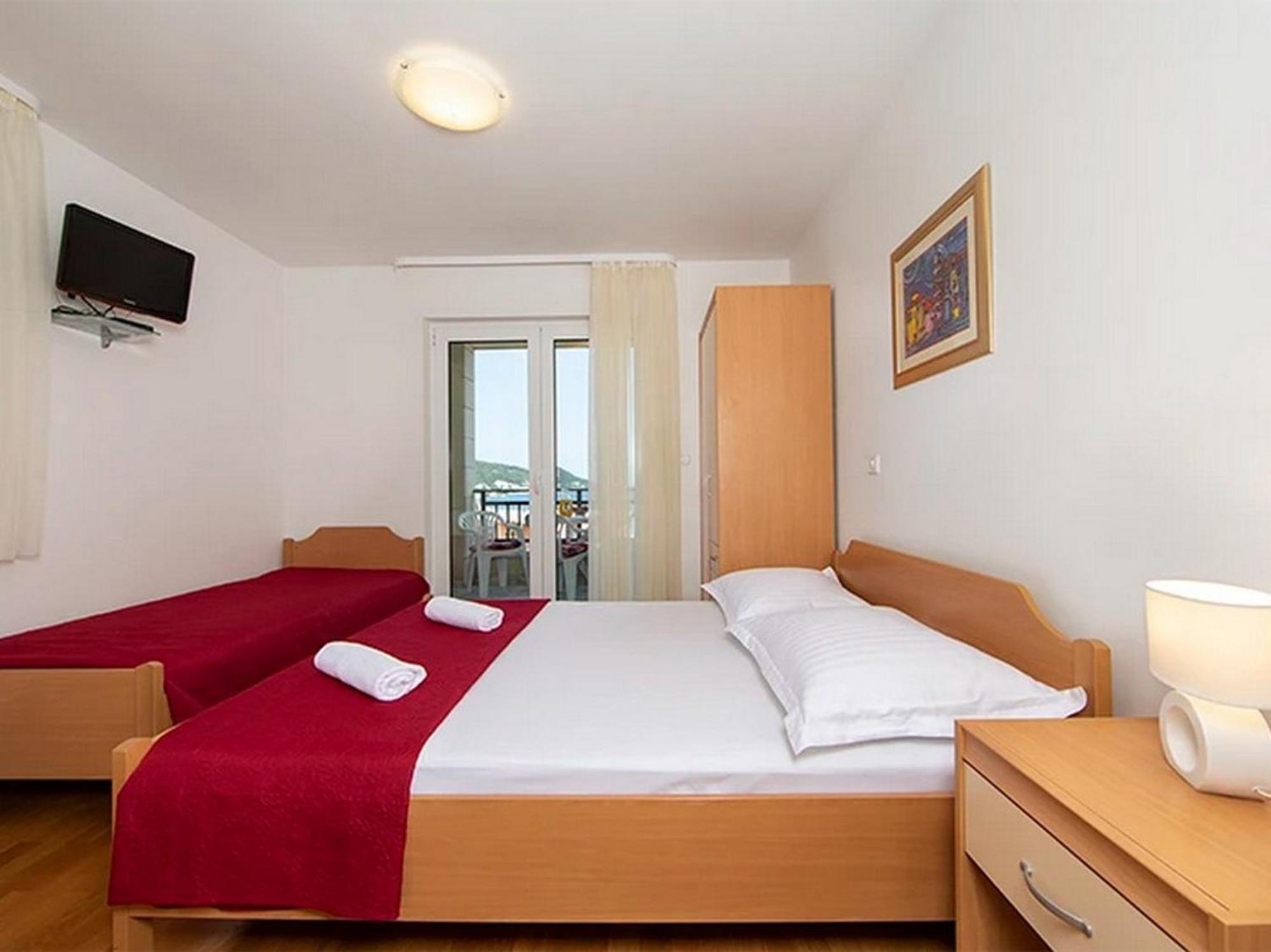 Apartments By The Sea Igrane, Makarska - 17292 Phòng bức ảnh