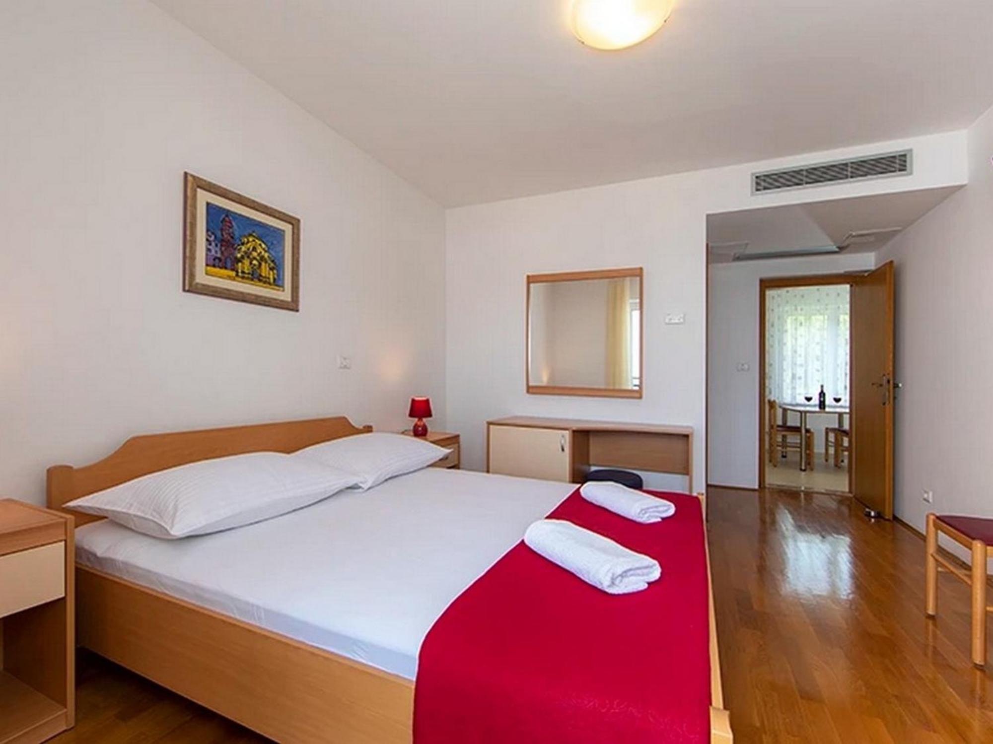 Apartments By The Sea Igrane, Makarska - 17292 Phòng bức ảnh