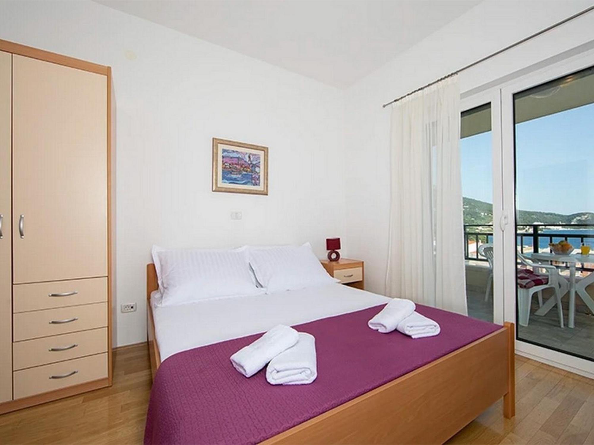Apartments By The Sea Igrane, Makarska - 17292 Phòng bức ảnh